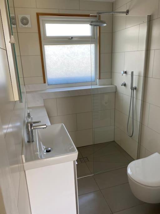 Beautifully Appointed 2 Storey Chalet With Access To Outdoor Swimming Pool - 5 Minute Stroll To Miles Of Sandy Beach - Near To The Norfolk Broads & Great Yarmouth Scratby المظهر الخارجي الصورة